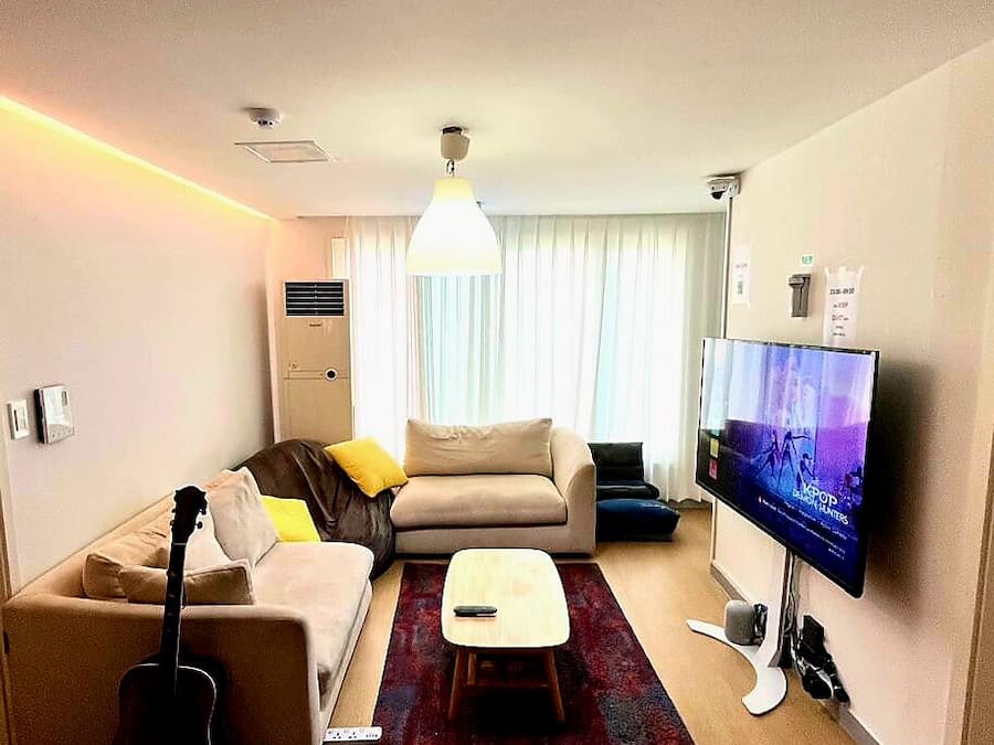 50-inch flat-screen TV with digital channels, TV, Netflix