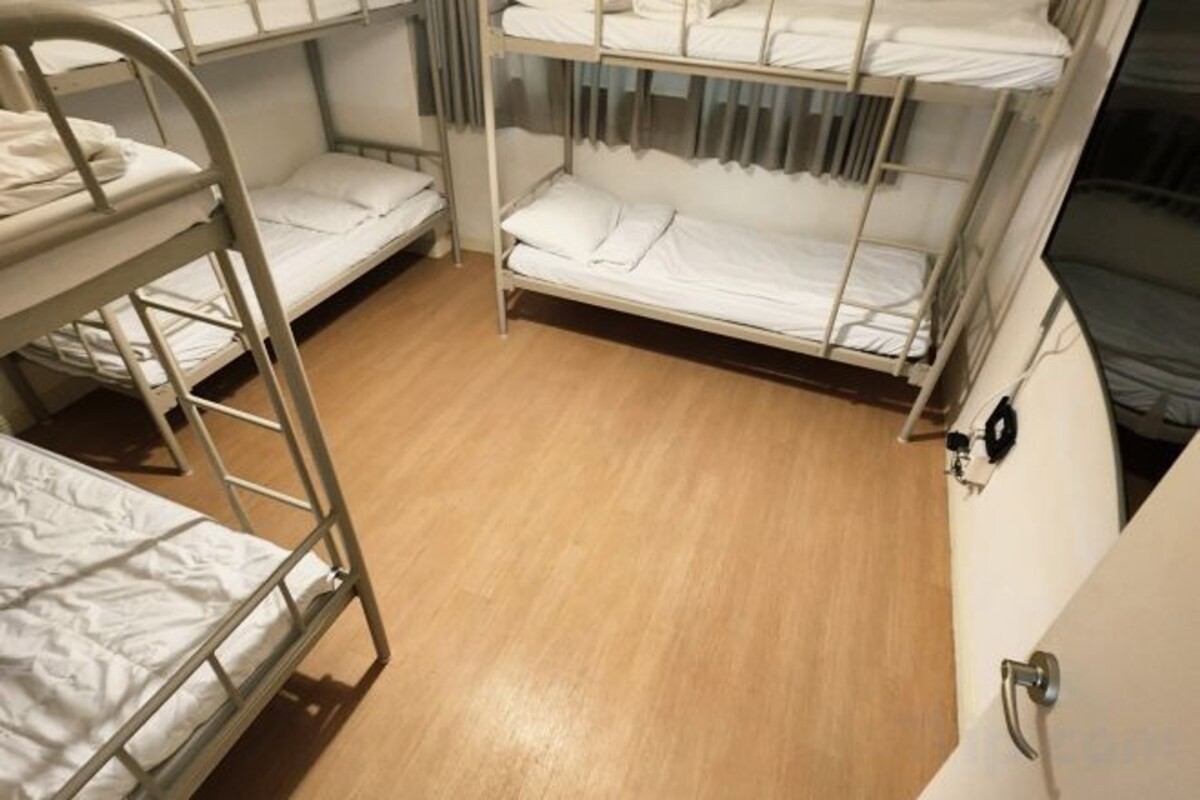 Laptop workspace, WiFi (free), bed sheets