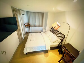 豪華客房, 露台 | 手提電腦工作空間、免費 Wi-Fi、床單