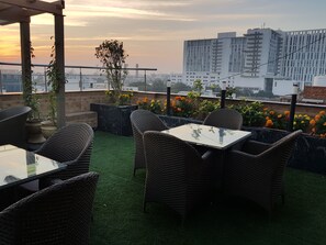 Tempat makan outdoor