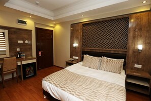 Minibar, caja de seguridad en la habitación, escritorio y wifi gratis 