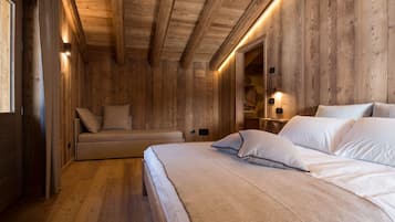 Doppelzimmer, Bergblick | Daunenbettdecken, Schreibtisch, schallisolierte Zimmer, kostenloses WLAN