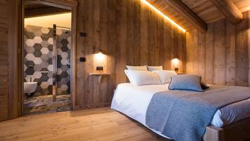 Double Room, Mountain View | Down comforters, desk, soundproofing, free WiFi