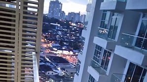 Hồ bơi ngoài trời 