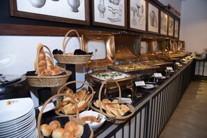 Daily English breakfast (USD 8.00 per person)