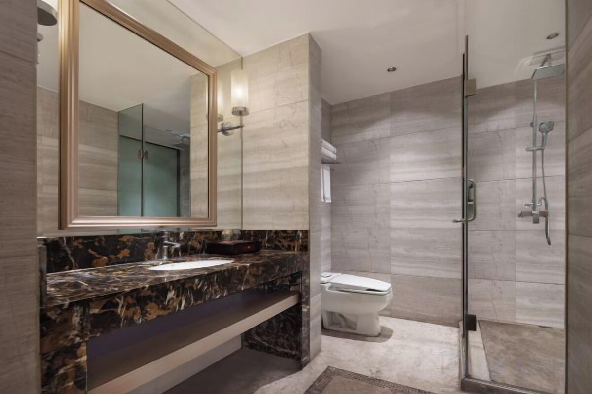 Bathroom | Bathtub