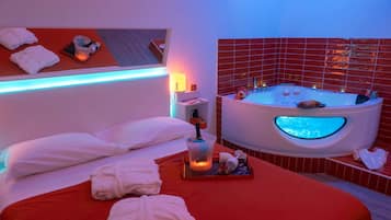 Suite Junior | 8 kamar tidur, selimut bulu angsa, dan busa memori
