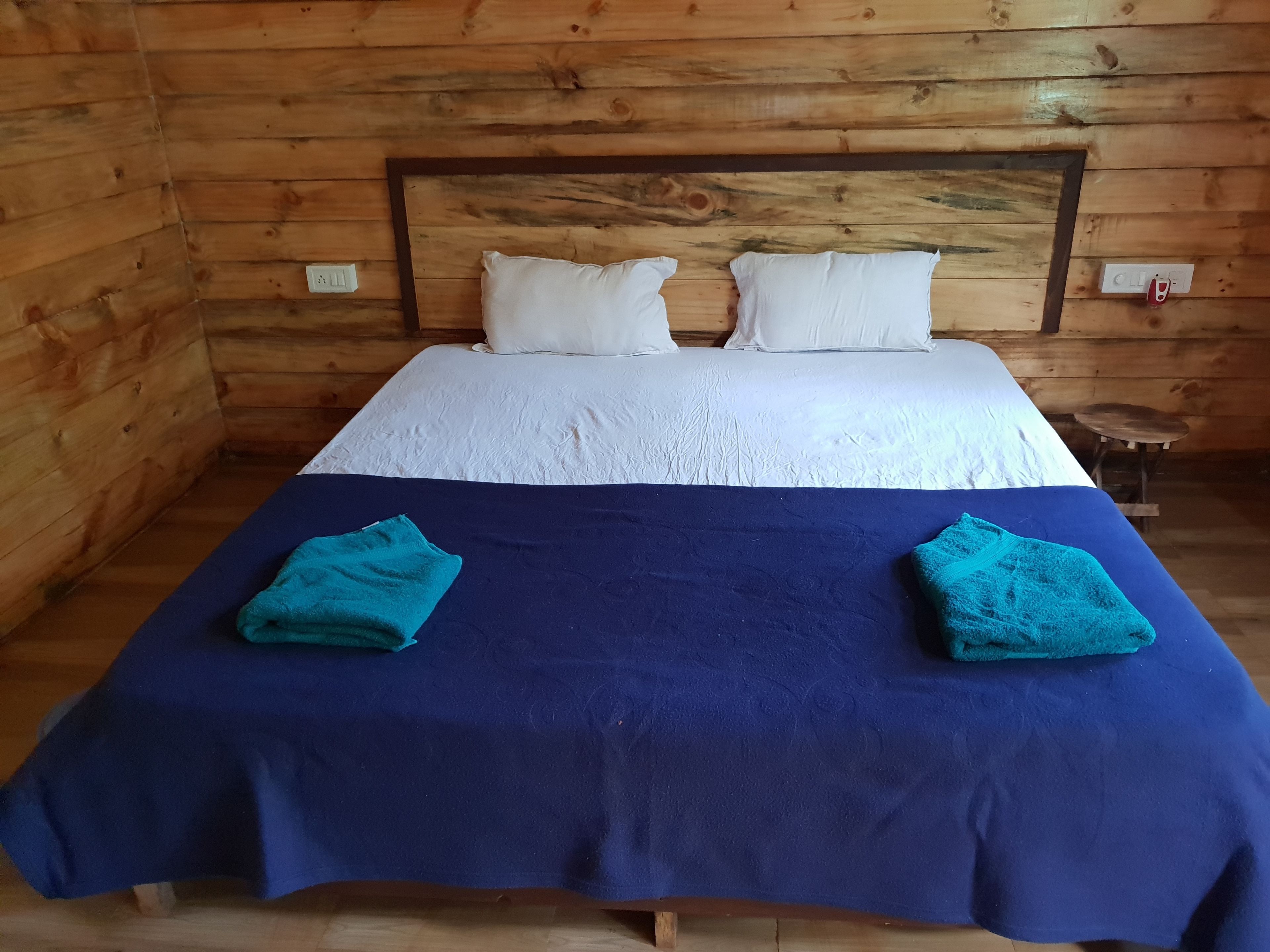 Individueel gedecoreerd, geluiddichte muren, gratis wifi, beddengoed