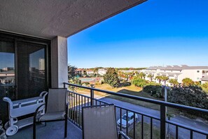 Condo, 3 Bedrooms | Property grounds