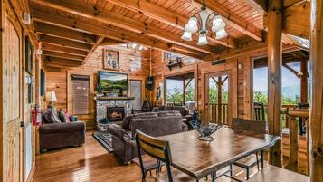 Cabin, 3 Bedrooms | Interior