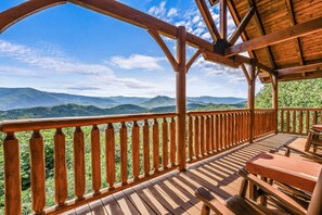 Cabin, 3 Bedrooms | Property grounds - Extravagant View 3 Bedrooms 3 Bathrooms Cabin (Sevierville)