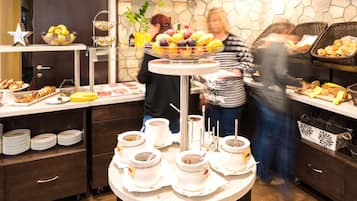 Mittagessen und Abendessen, regionale Küche
