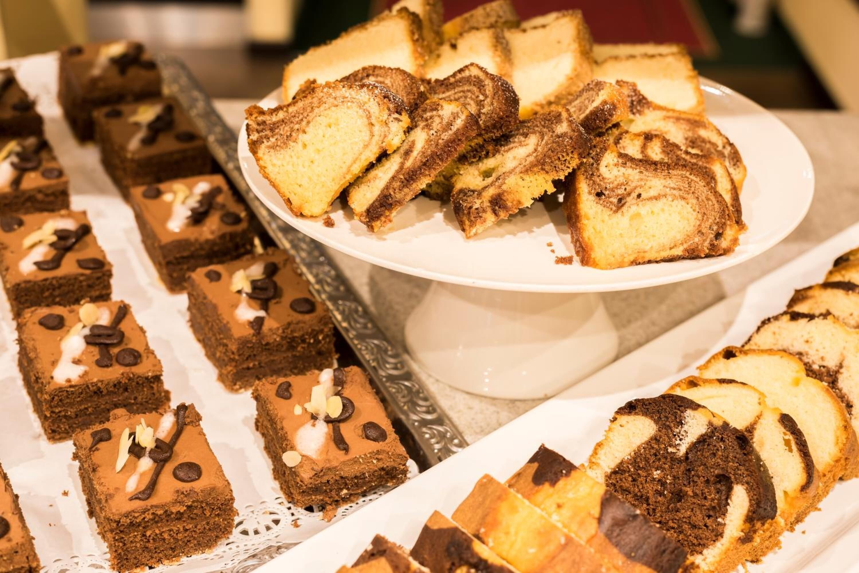 lunch and dinner served, regional cuisine