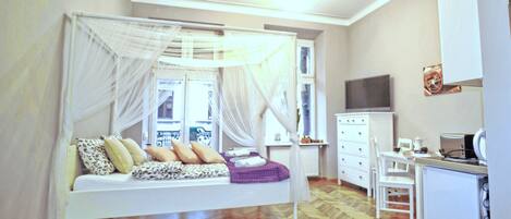 Economy Apartment, 1 Queen Bed with Sofa bed (HOME A) | Premium bedding, iron/ironing board, free WiFi, bed sheets