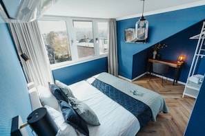 Double Room, Ensuite | Iron/ironing board, free WiFi, bed sheets