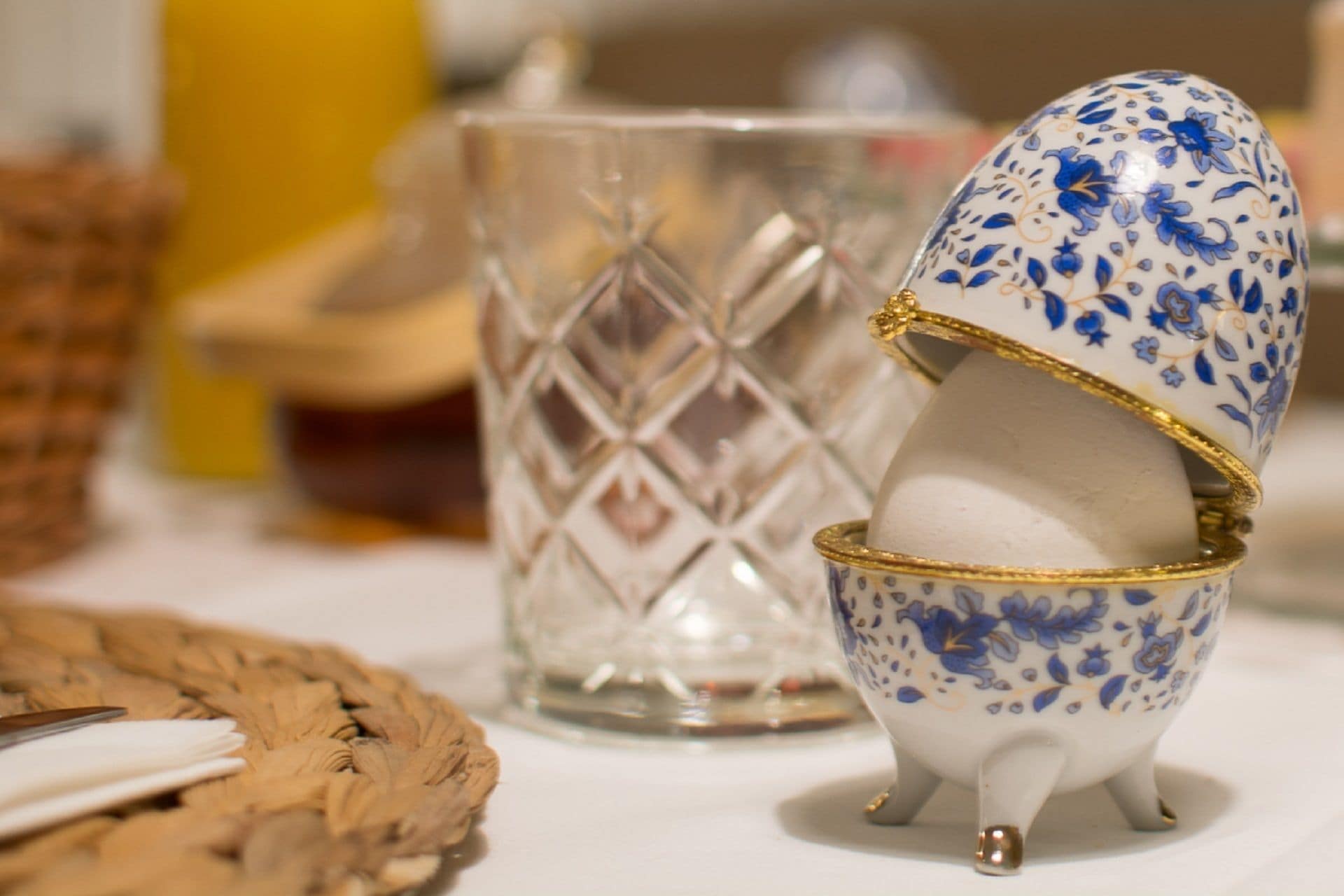 daily continental breakfast (eur 15.00 per person)