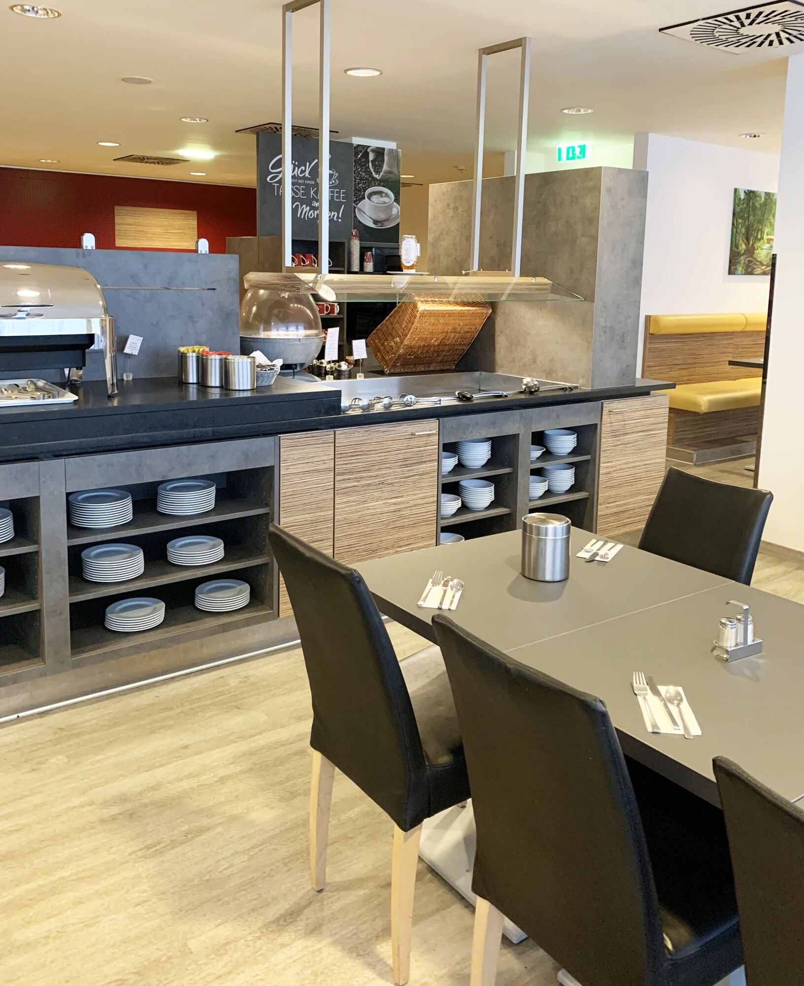 Tägliches Frühstücksbuffet gegen Gebühr