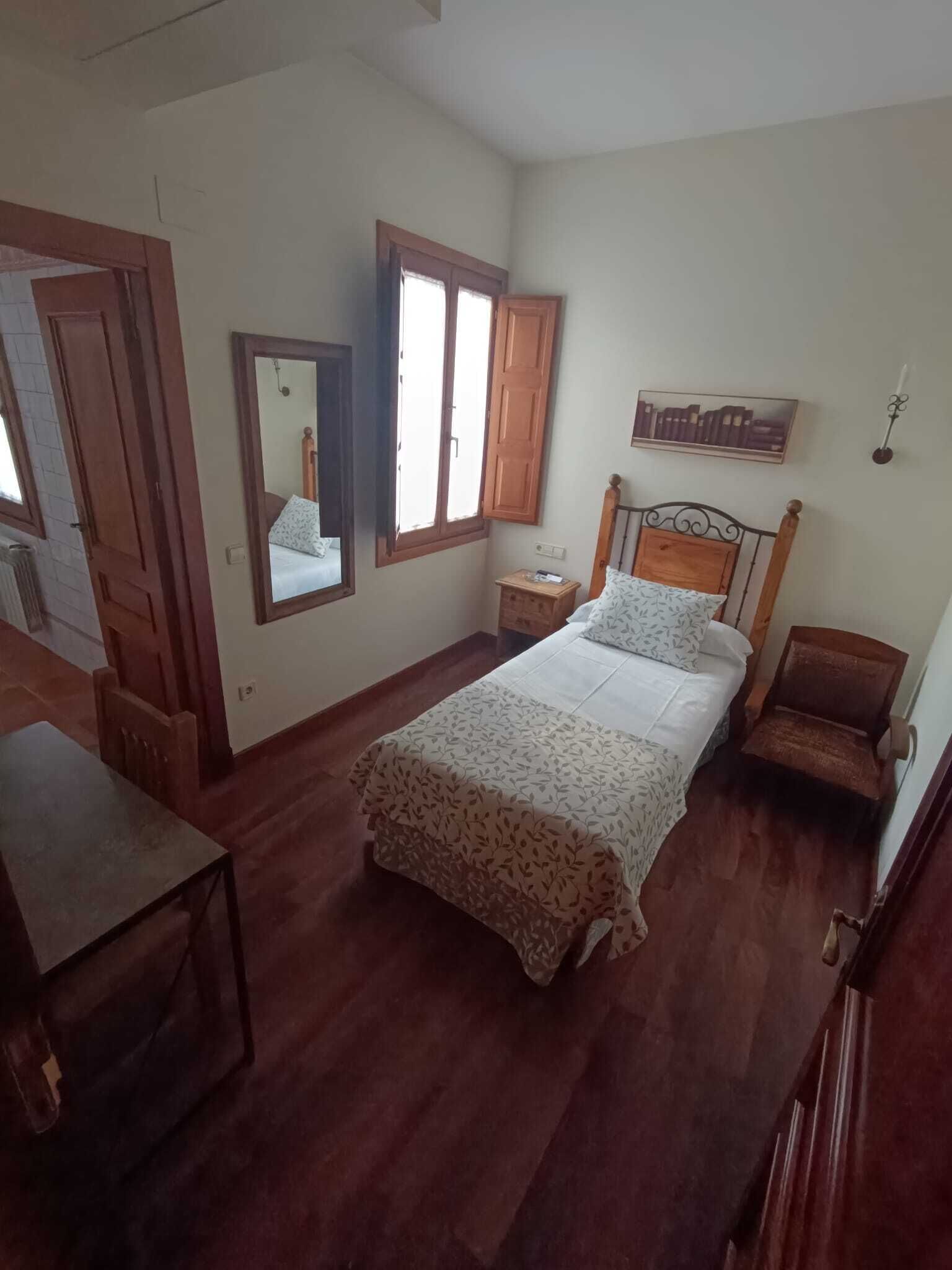 Habitación individual clásica | Wifi y ropa de cama 