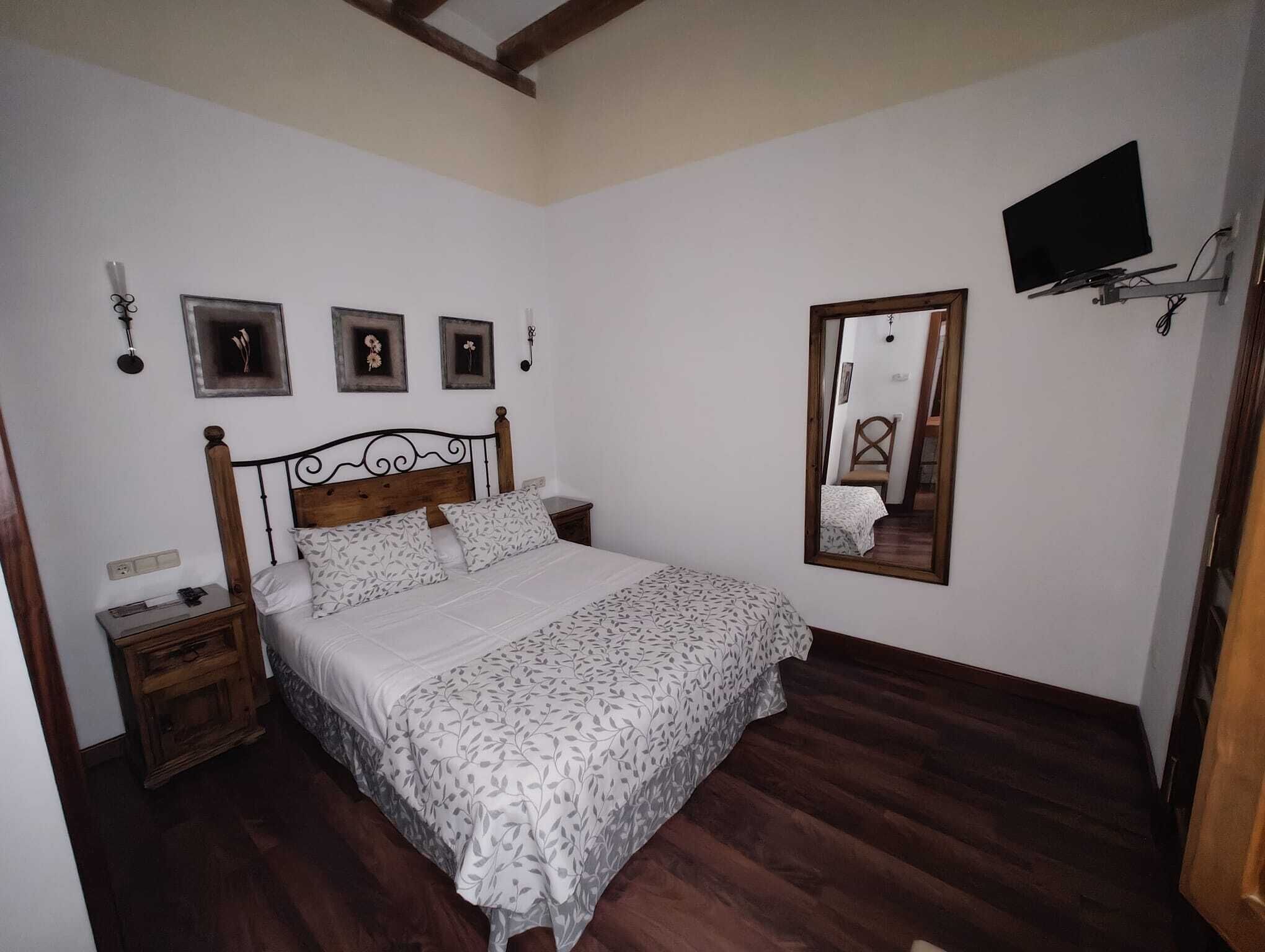 Habitación doble clásica | Wifi y ropa de cama 