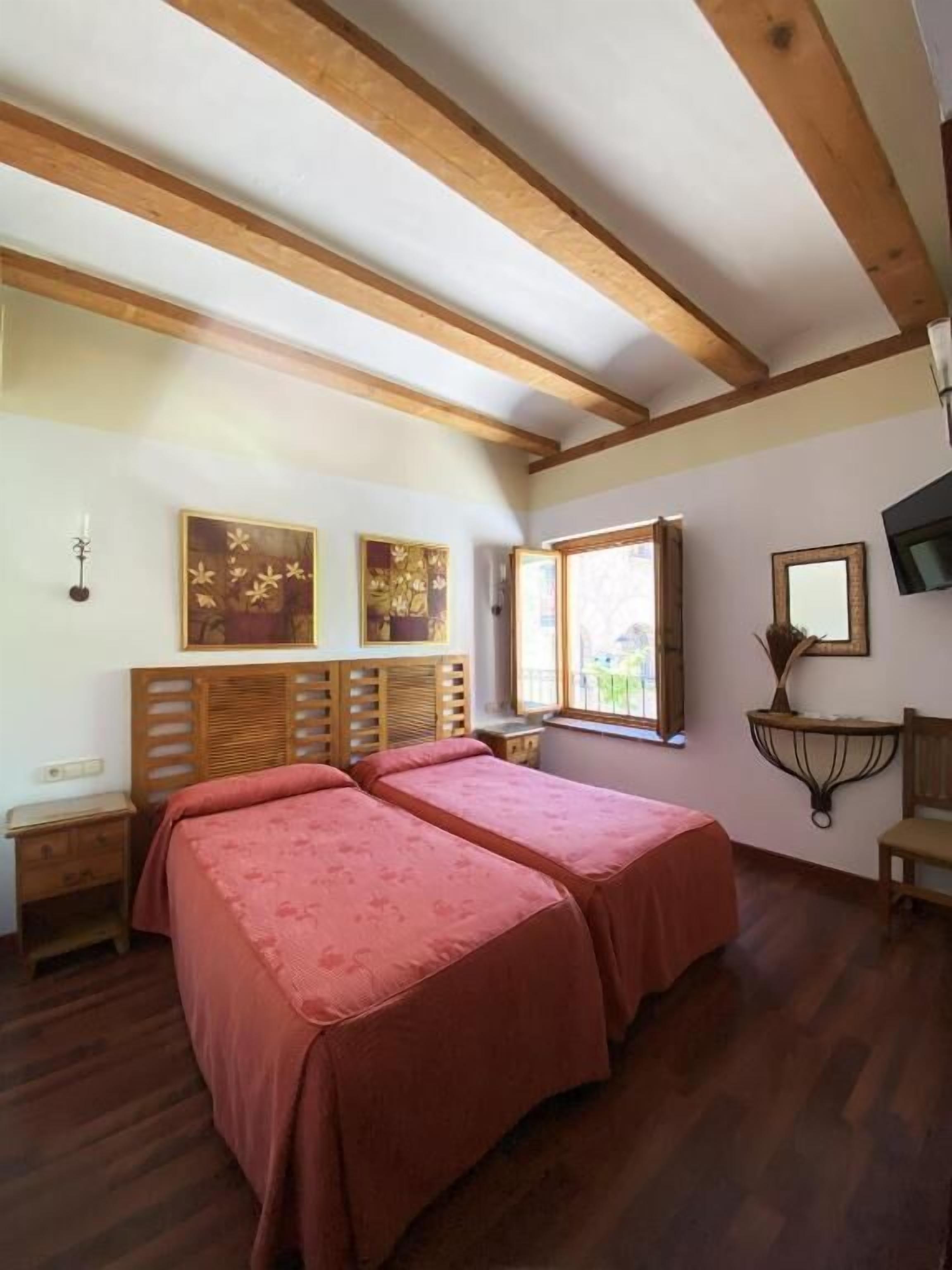 panoramic double or twin room | wifi, bed sheets