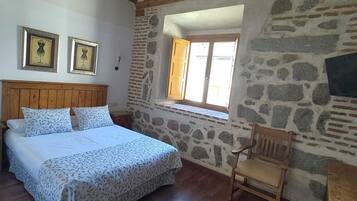 Panoramic Double or Twin Room | WiFi, bed sheets