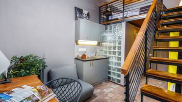 Superior-Loft, 1 Doppelbett | Schreibtisch, schallisolierte Zimmer, Bügeleisen/Bügelbrett