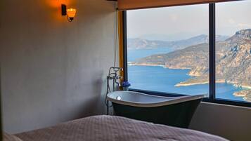 Queen Room, Sea View | Bathroom