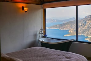 Queen Room, Sea View | Bathroom | Hydromassage showerhead, free toiletries, hair dryer, bathrobes - Yediburunlar Lighthouse Boutique Hotel & Restaurant (Seydikemer)