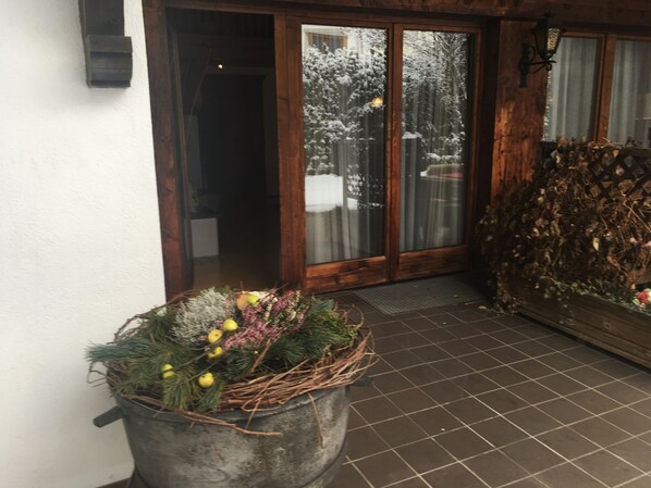 Standard House, 3 Bedrooms, Fireplace, Mountain View | Terrace/patio