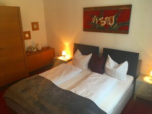 Standard House, 3 Bedrooms, Fireplace, Mountain View | 3 bedrooms, free cots/infant beds, free WiFi