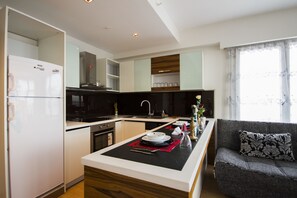 Fridge, microwave, electric kettle - Koza Suites & Apartments (Istanbul)