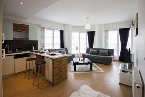 Flat-screen TV - Koza Suites & Apartments (Istanbul)