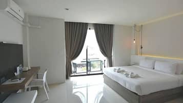 เครื่องนอนระดับพรีเมียม, เตียงเมมโมรีโฟม, ตู้นิรภัยในห้องพัก