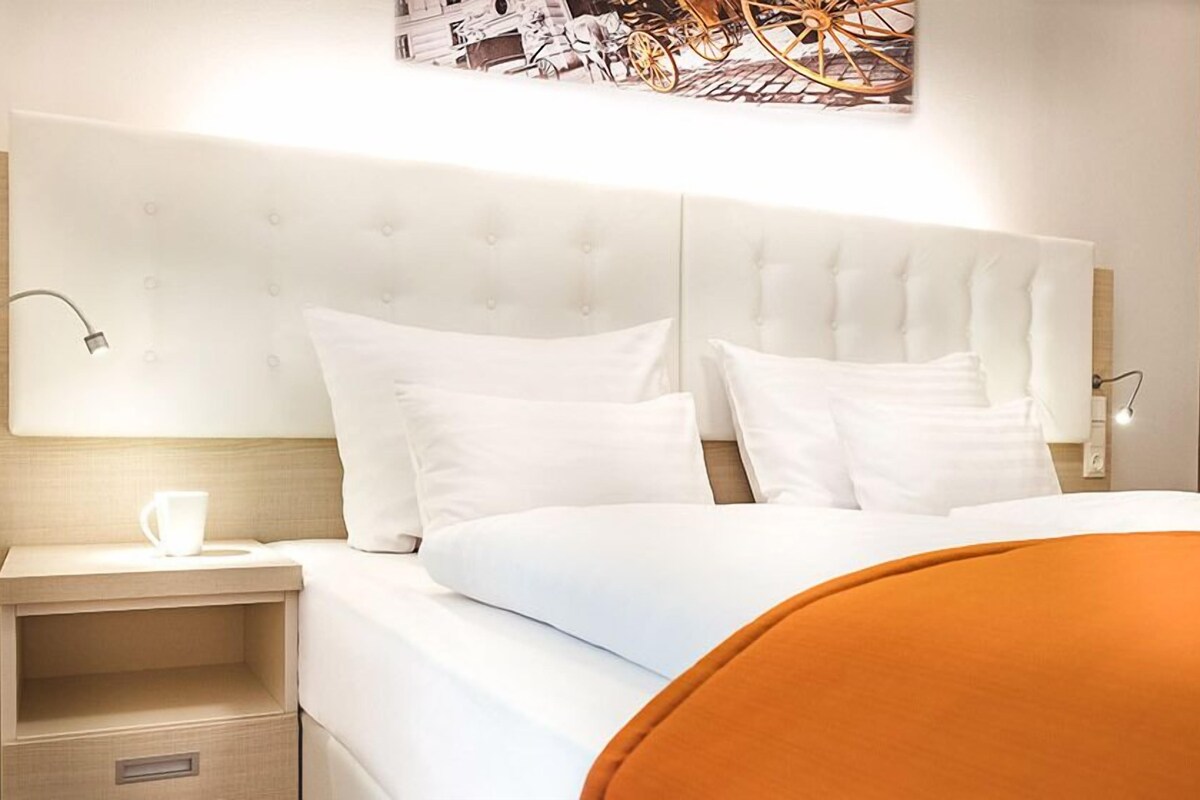 1 bedroom, premium bedding, minibar, desk
