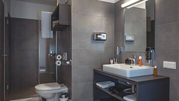 Grand-Suite, Nichtraucher | Badezimmer | Dusche, kostenlose Toilettenartikel, Haartrockner, Hausschuhe