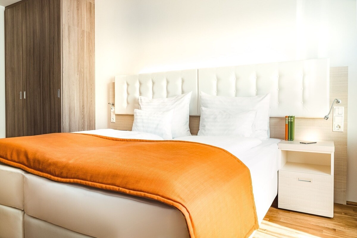 1 bedroom, premium bedding, minibar, desk