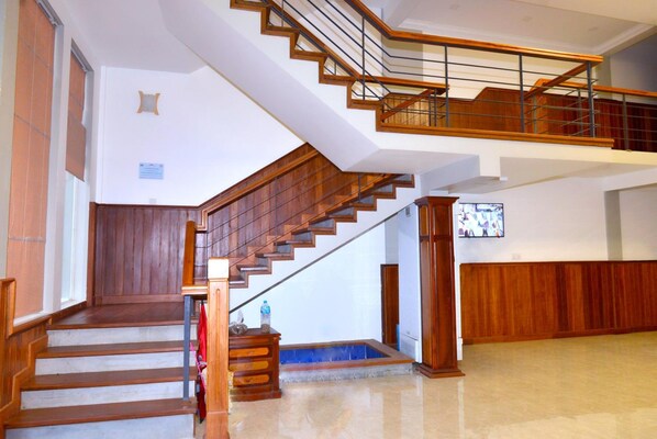 Interior - Happy Family (Kampot)