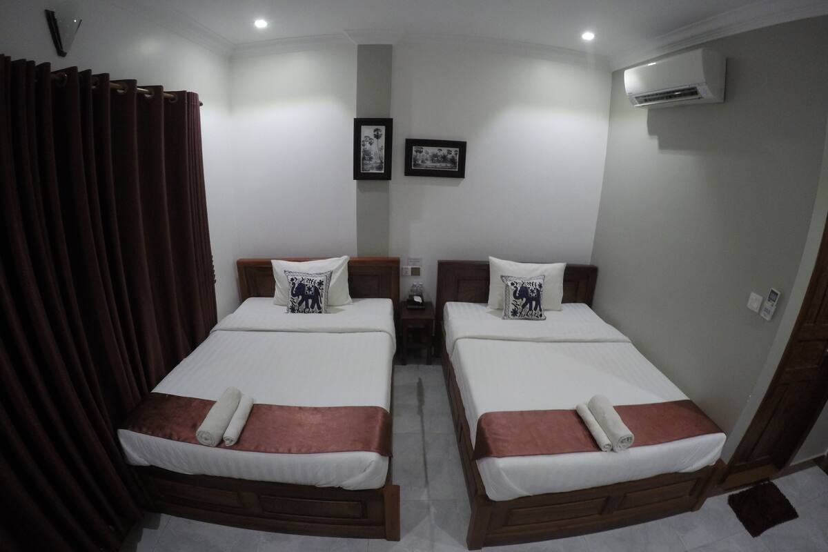 Twin Room | In-room safe, desk, free WiFi