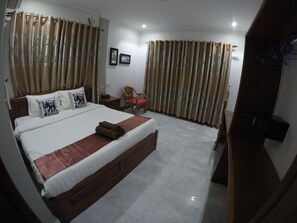 In-room safe, desk, free WiFi - Happy Family (Kampot)