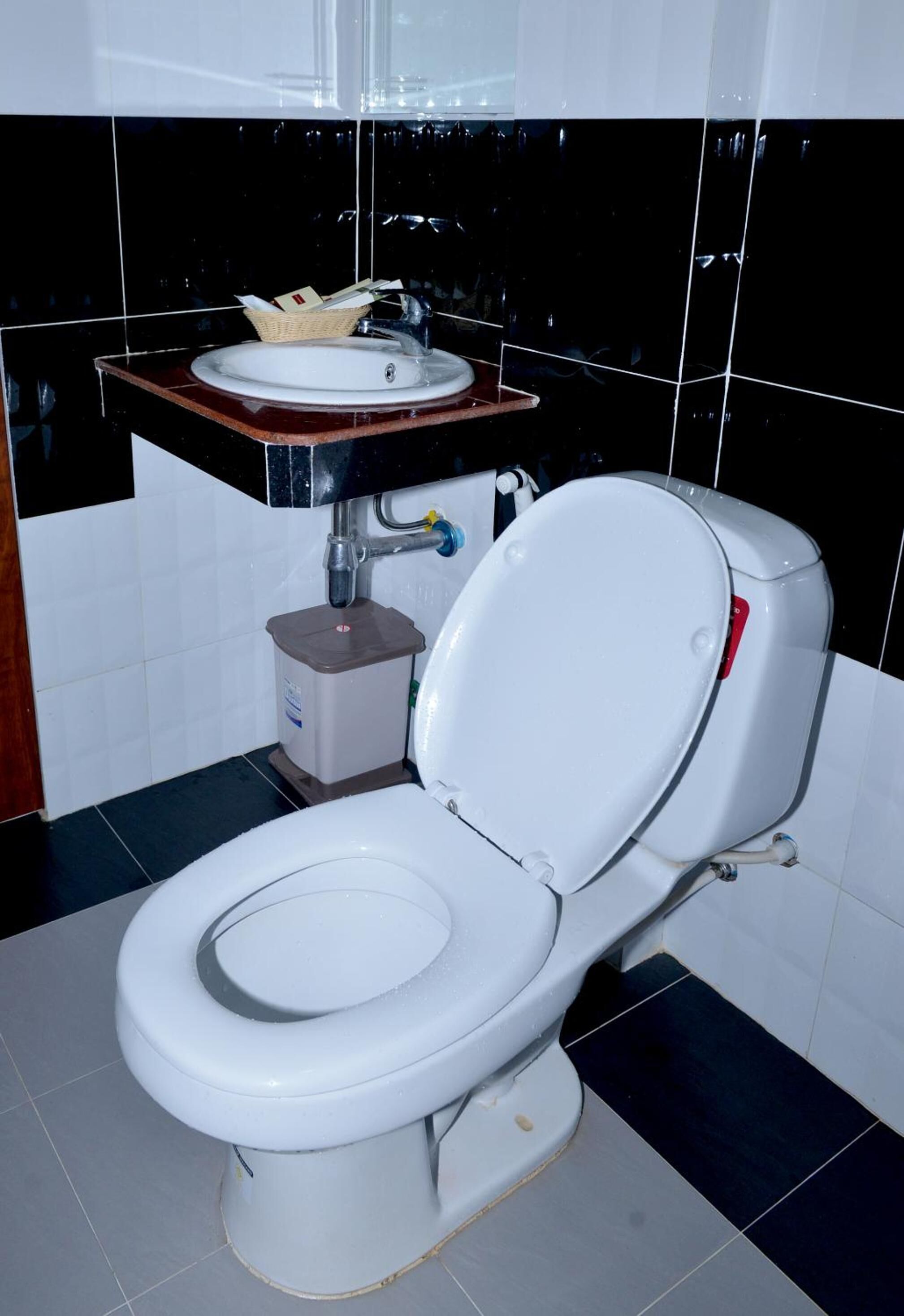 shower, free toiletries, slippers, towels