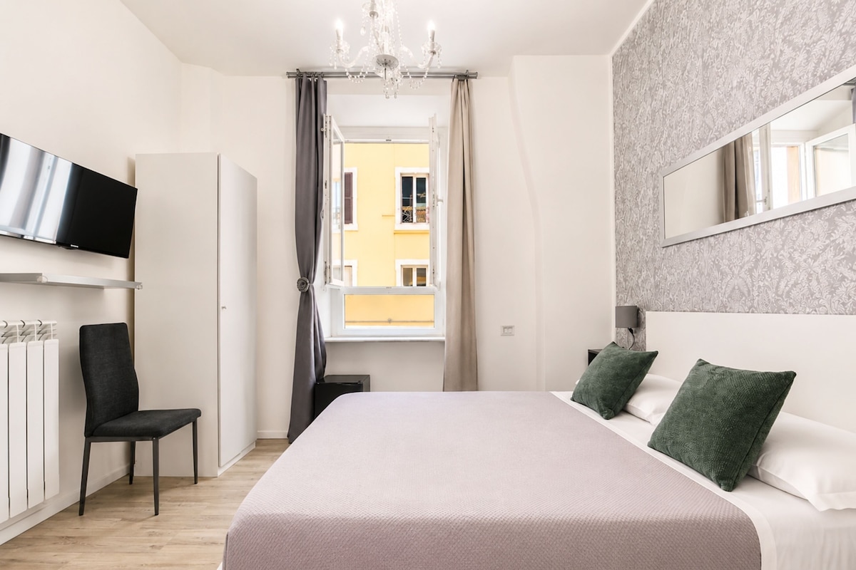 Premium bedding, in-room safe, desk, soundproofing