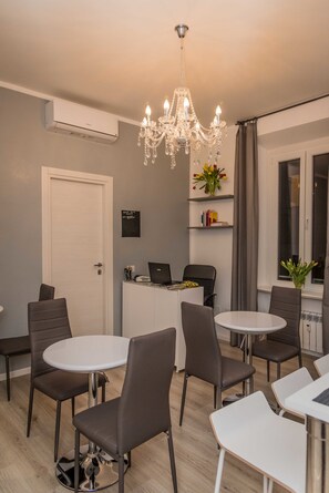 Lobby - Inside Roma Rooms by DOT Suites (Rome)