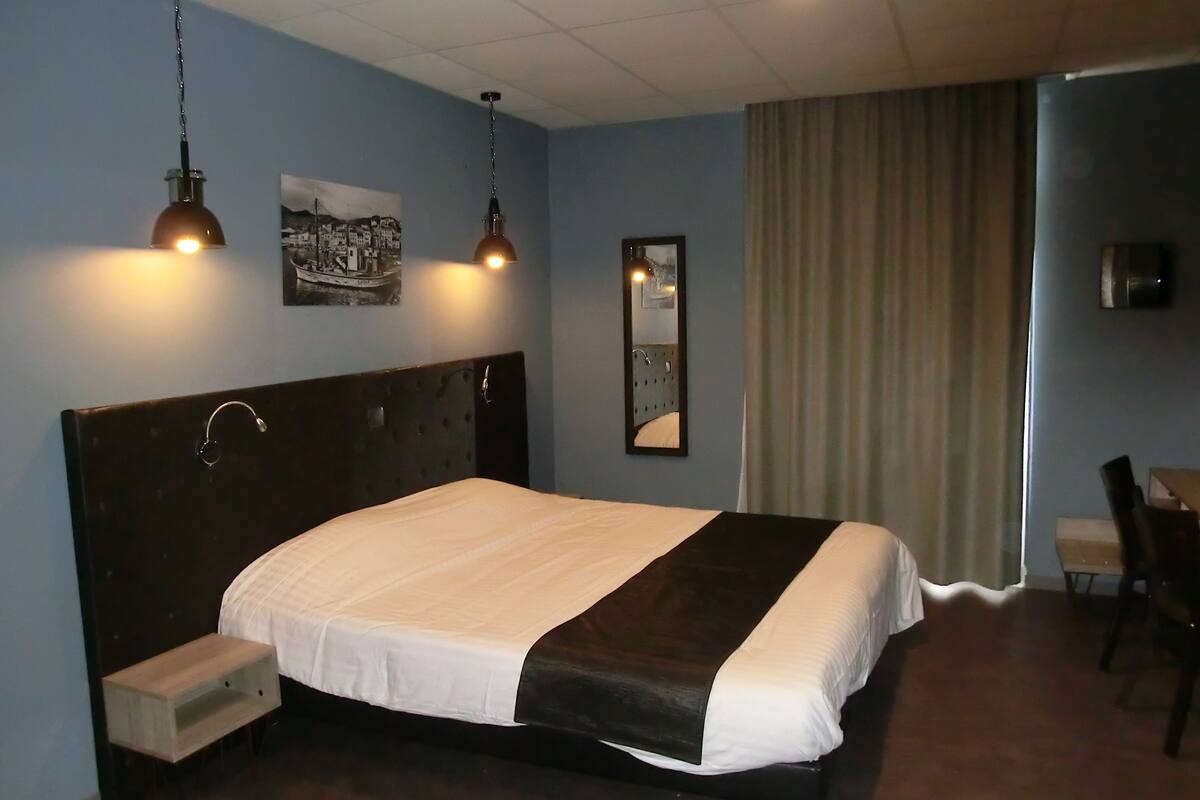 triple room, sea view | premium bedding, in-room safe, desk, soundproofing