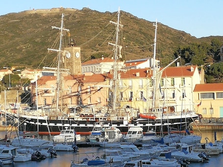Exterior. Hôtel sur le Quai