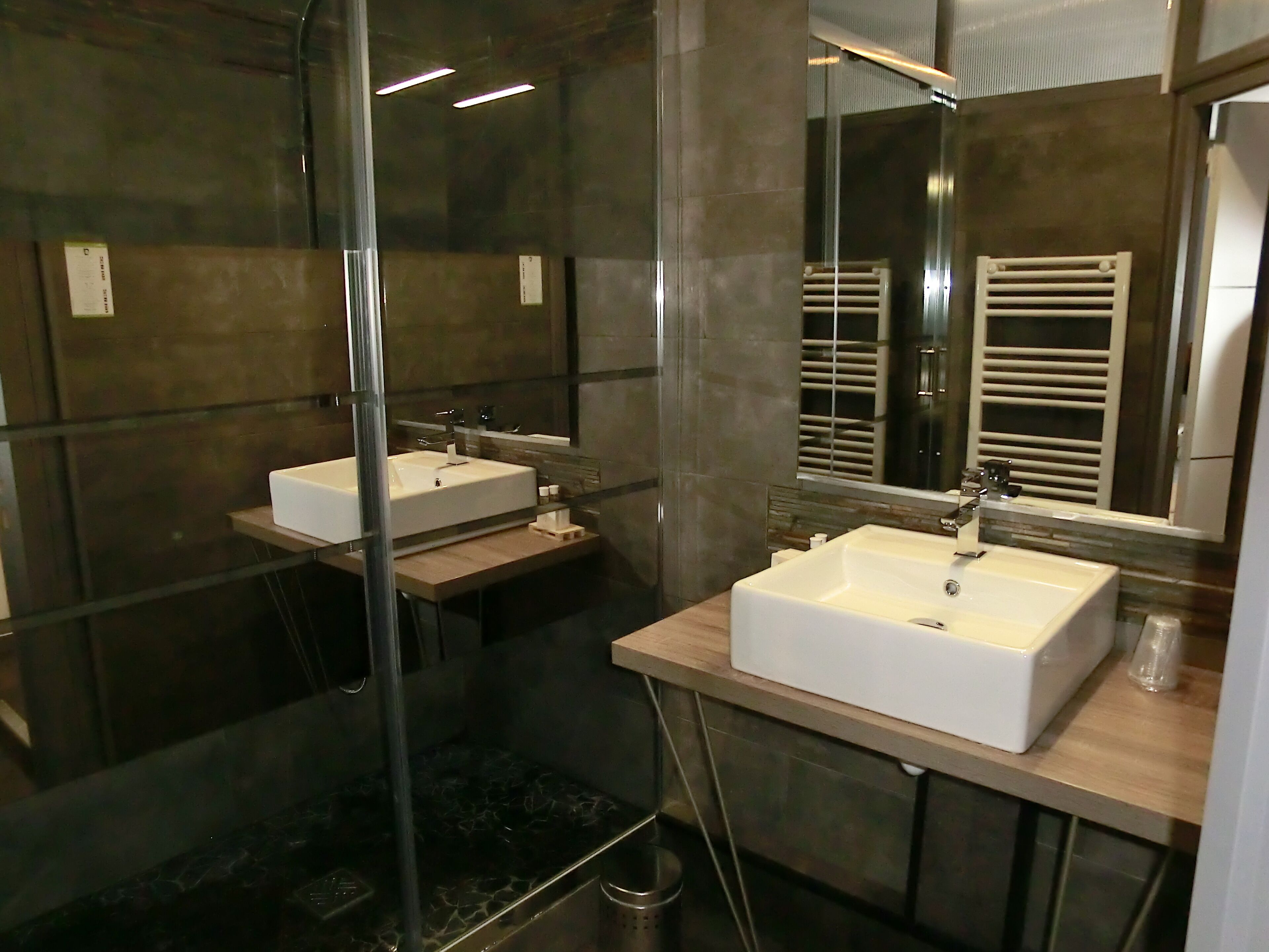 triple room, sea view | bathroom | shower, free toiletries, hair dryer, towels