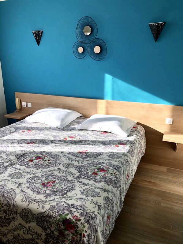 Double Room, Bathtub