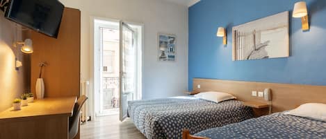Ropa de cama de alta calidad y escritorio