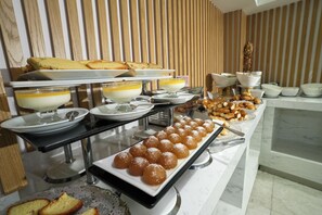 Breakfast buffet - NK Hotel (Izmir)