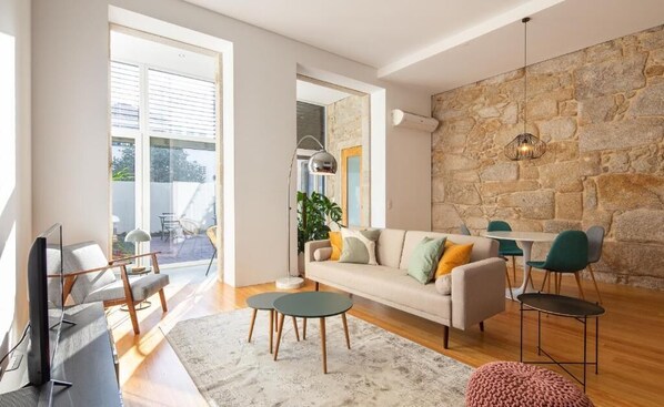 Apartment, 2 Bedrooms | Living area | Flat-screen TV - Premium Suites & Apartments Porto Centre (Porto)