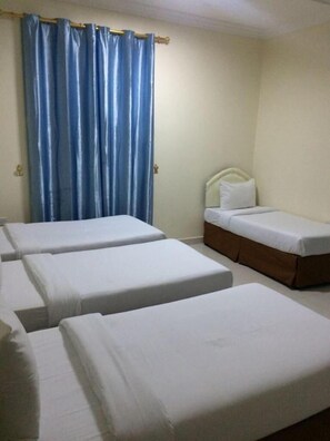 ตู้นิรภัยในห้องพัก, โต๊ะทำงาน, เตารีด/โต๊ะรีดผ้า, Wi-Fi ฟรี